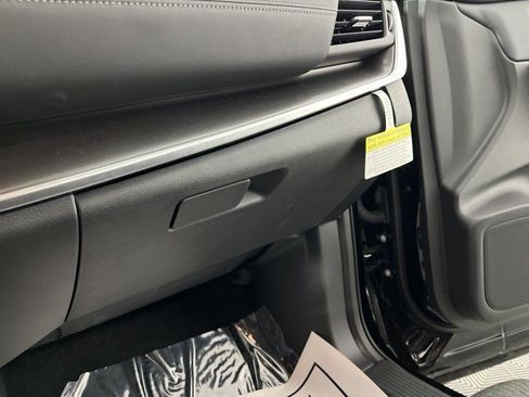 Used 2026 Nissan Rogue SV FWD image 32
