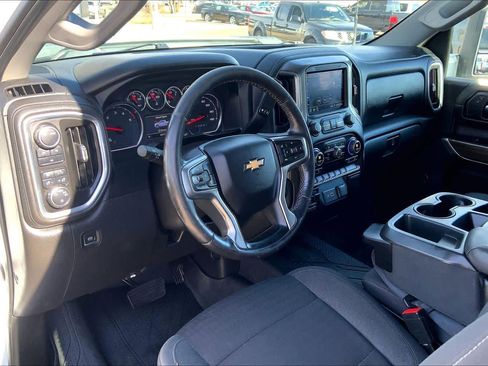 Used 2022 Chevrolet Silverado 2500 LT w/ Convenience Package image 17