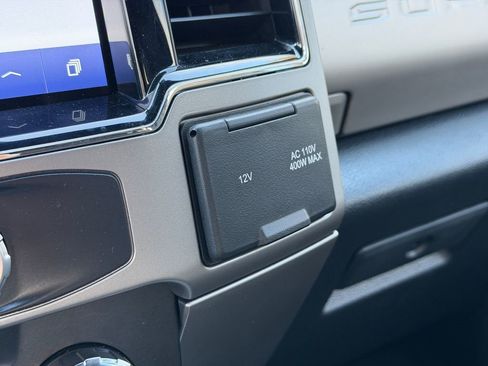 Used 2022 Ford F250 Lariat w/ Black Appearance Package image 31