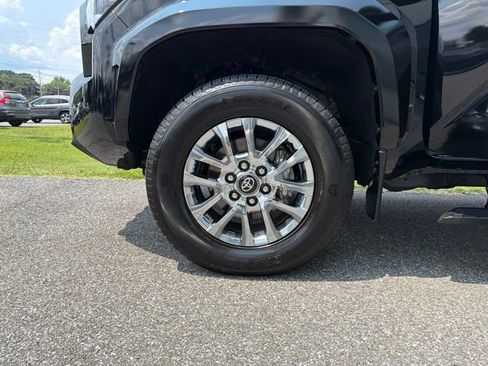 Used 2024 Toyota Tacoma Limited w/ Limited Package (LT) AWD/4WD image 26