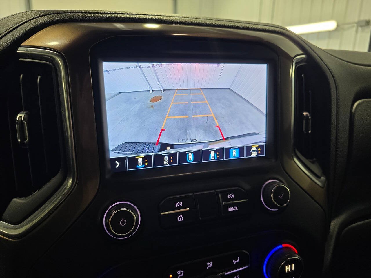 Used 2022 Chevrolet Silverado 2500 High Country AWD/4WD image 16