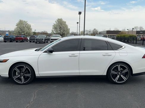 Used 2023 Honda Accord Sport image 11