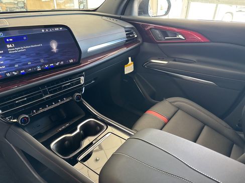 New 2026 Chevrolet Traverse RS w/ LPO, Floor Liner Package image 30