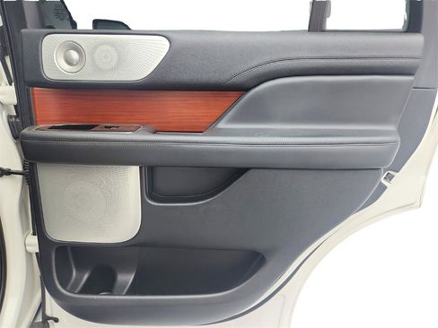 Used 2021 Lincoln Navigator Reserve image 30