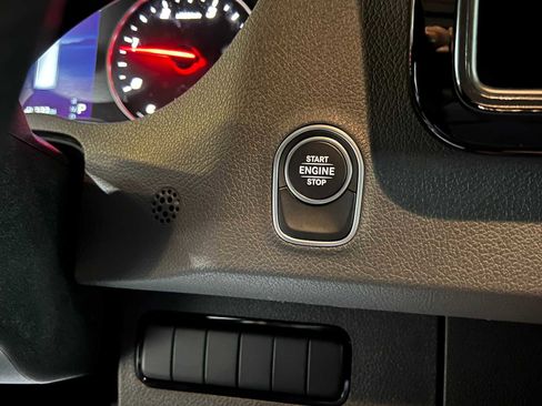 Used 2025 Mercedes-Benz Sprinter 2500 image 22