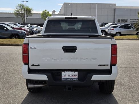 Used 2024 Toyota Tacoma TRD Sport AWD/4WD image 10