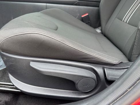 Used 2024 Hyundai Elantra SEL FWD image 18