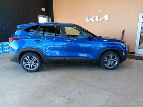 Used 2021 Kia Seltos LX image 16