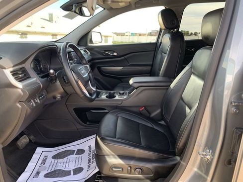 Certified 2023 GMC Acadia SLT w/ Technology Package image 18