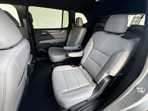 Certified 2026 GMC Acadia Elevation w/ Elevation Premium Package FWD image 25