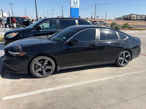 Used 2024 Honda Accord Sport image 3