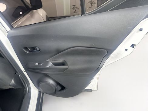 Used 2019 Nissan Kicks SV FWD image 28