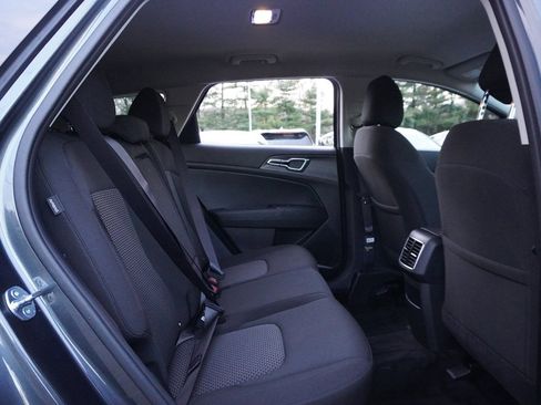 Used 2025 Kia Sportage LX image 34