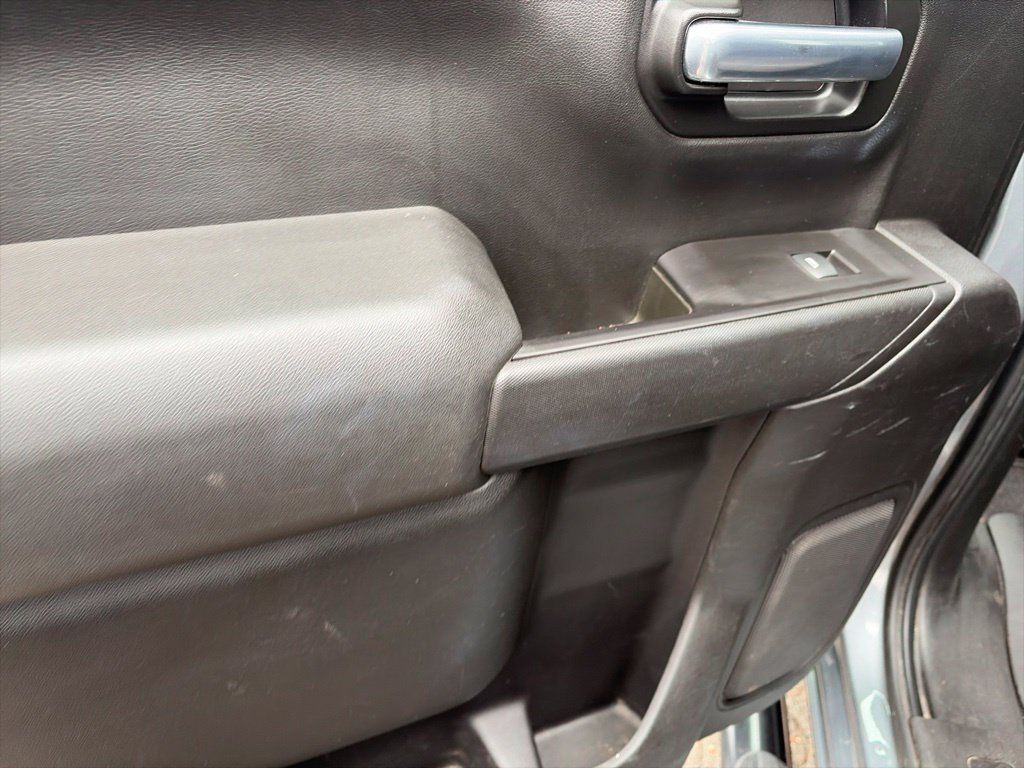 Used 2019 Chevrolet Silverado 1500 LT w/ All-Star Edition AWD/4WD image 32