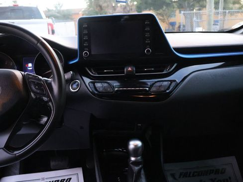 Used 2019 Toyota C-HR XLE FWD image 15