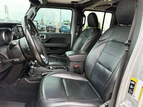 Used 2021 Jeep Wrangler Unlimited Sahara AWD/4WD image 13