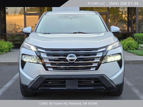 Used 2024 Nissan Rogue SV AWD/4WD image 3