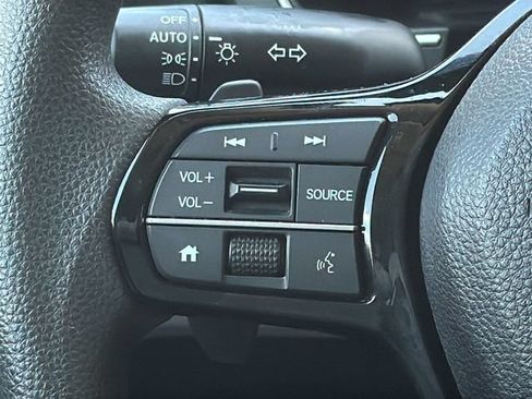 Used 2023 Honda Pilot LX image 19