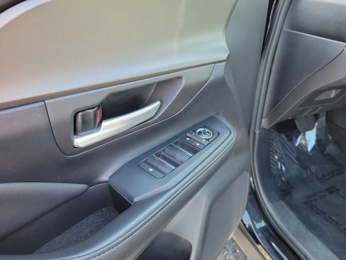 Used 2024 Toyota Grand Highlander AWD image 18