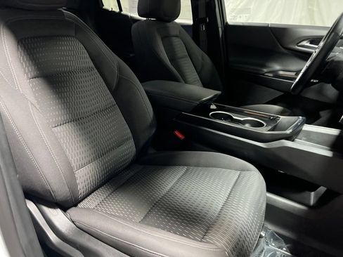 Used 2025 Chevrolet Equinox LT FWD image 10
