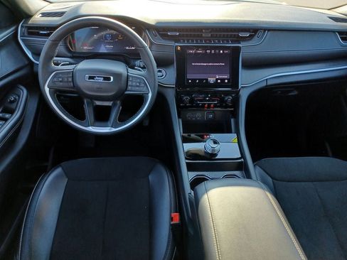 Used 2024 Jeep Grand Cherokee Altitude AWD/4WD image 28