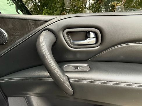 Used 2021 INFINITI QX80 Luxe image 23