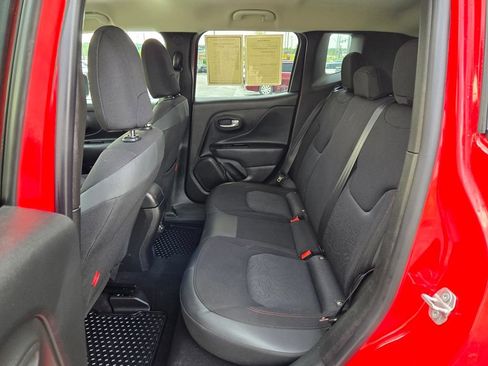 Used 2023 Jeep Renegade Trailhawk AWD/4WD image 27