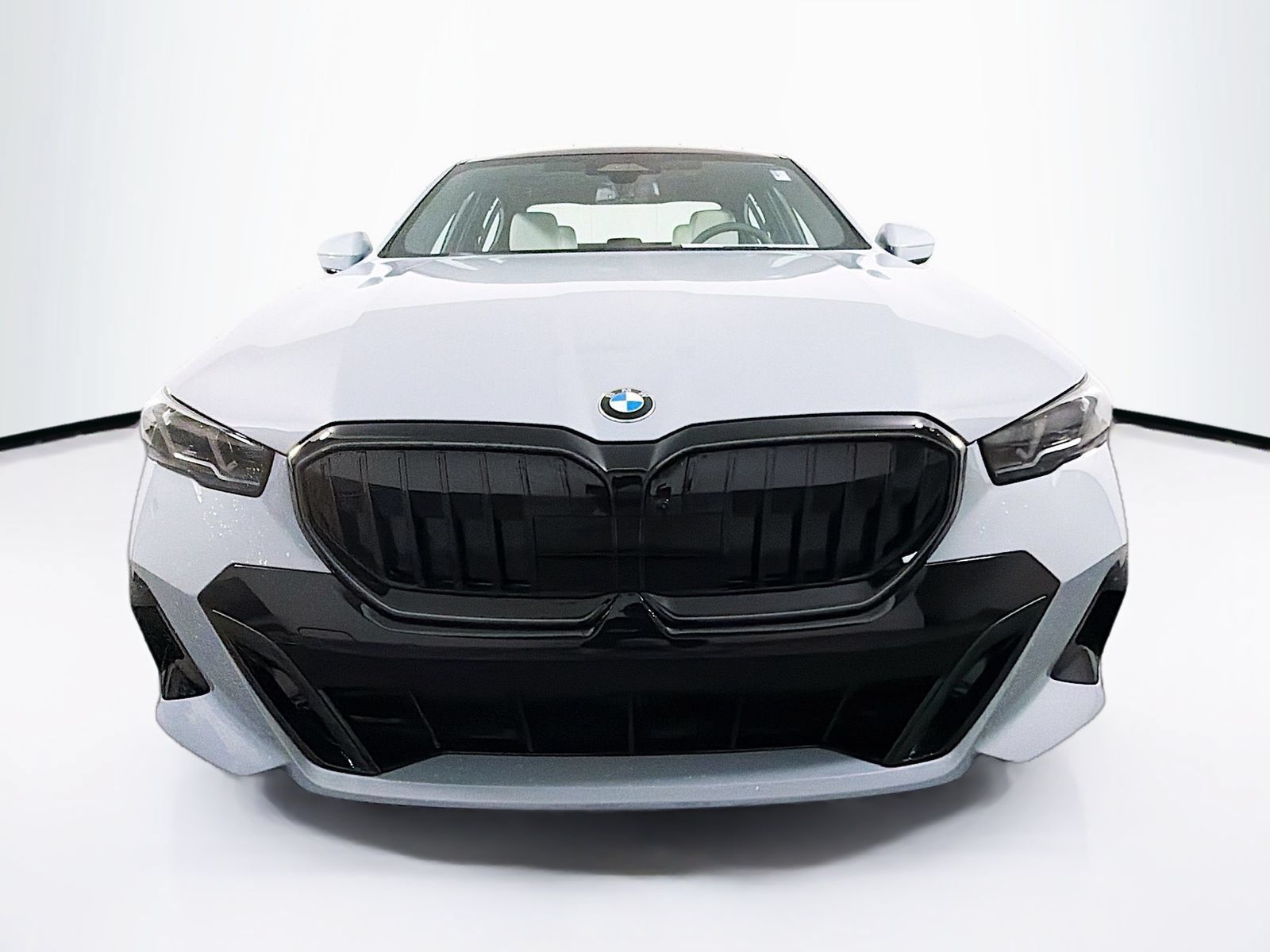 New 2026 BMW 530i xDrive w/ M Sport Package AWD/4WD image 2