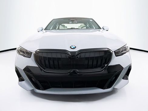 New 2026 BMW 530i xDrive w/ M Sport Package AWD/4WD image 2