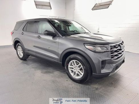 New 2026 Ford Explorer Active AWD/4WD image 3