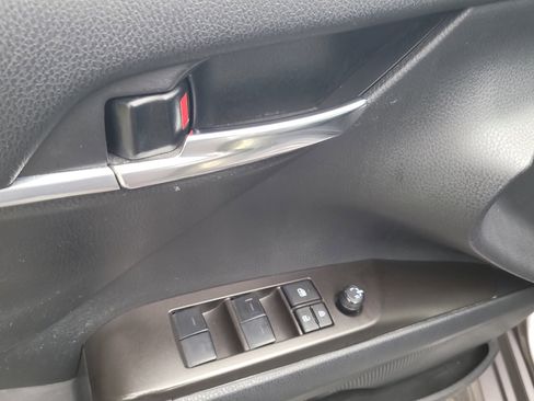 Used 2024 Toyota Camry SE w/ Cold Weather Package image 17