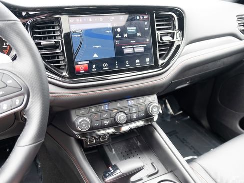 Used 2025 Dodge Durango R/T AWD/4WD image 3