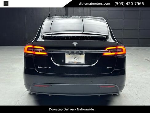 Used 2018 Tesla Model X 75D image 6