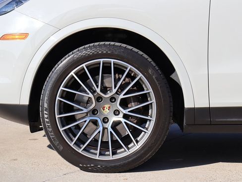 Used 2021 Porsche Cayenne Coupe image 60