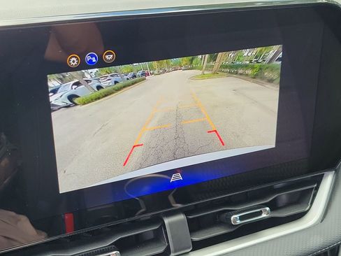Used 2026 Chevrolet Equinox LT FWD image 24