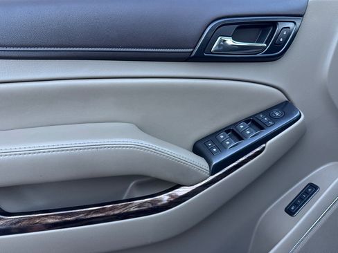 Used 2017 GMC Yukon SLT w/ Premium Edition image 11