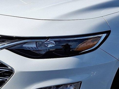 Used 2022 Chevrolet Malibu LT image 9