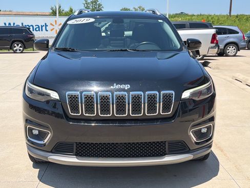 Used 2019 Jeep Cherokee Limited w/ Luxury Group AWD/4WD image 3