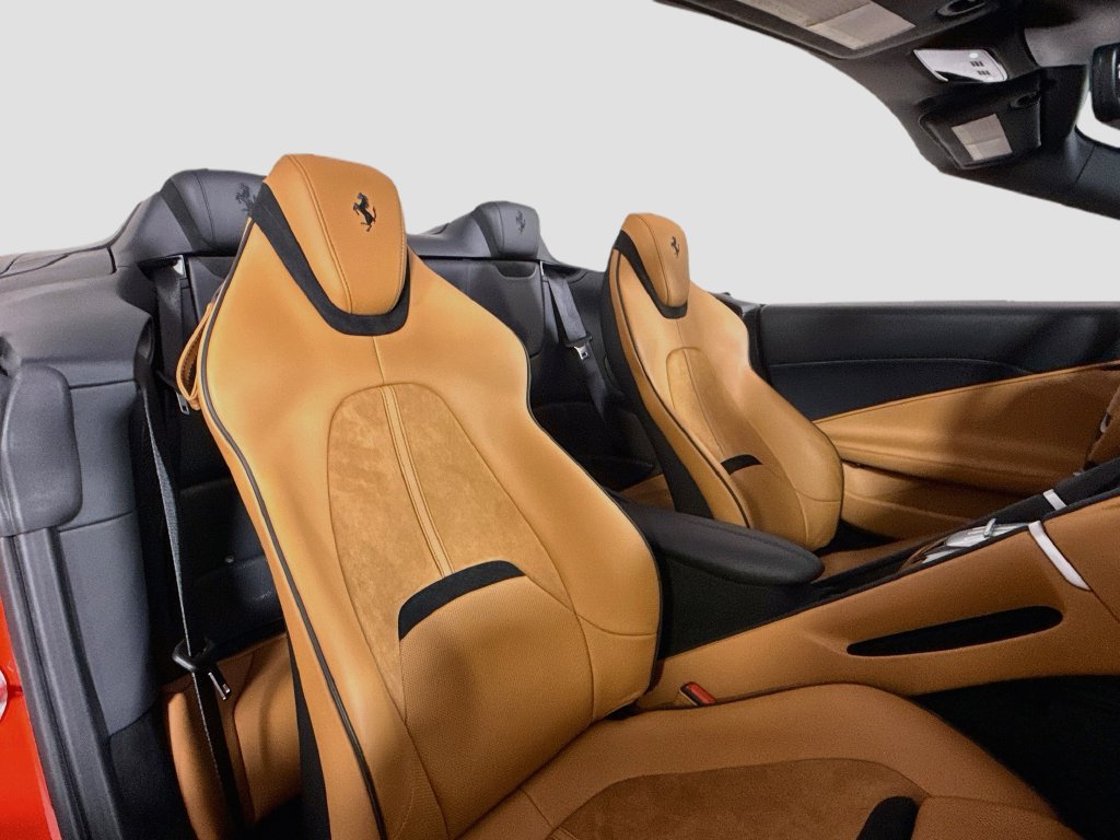 Certified 2025 Ferrari Roma Spider RWD image 4