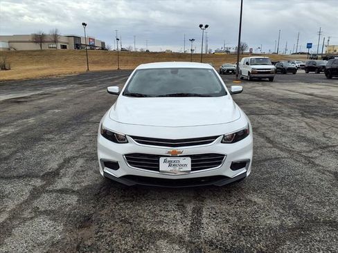 Used 2018 Chevrolet Malibu LS image 2