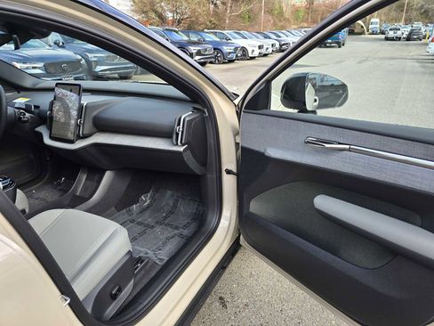 New 2026 Volvo EX30 Cross Country Ultra image 10