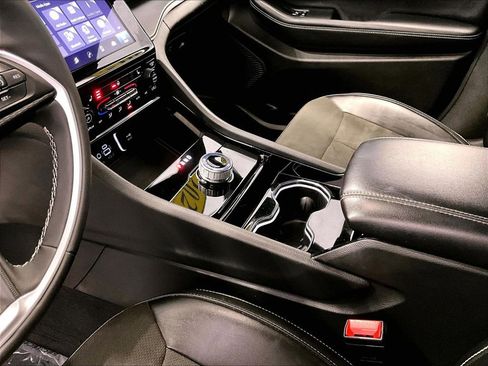 Used 2023 Jeep Grand Cherokee Altitude image 15