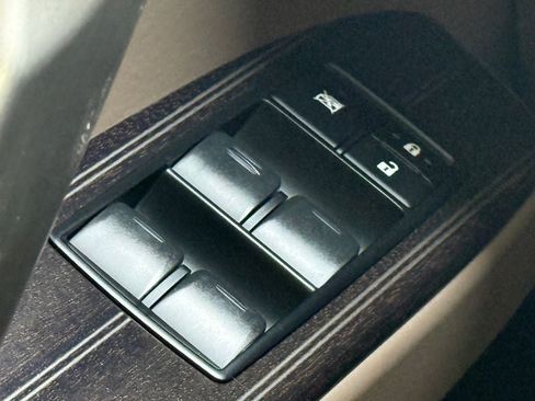 Used 2020 Lexus GX 460 Premium w/ Premium Package AWD/4WD image 17
