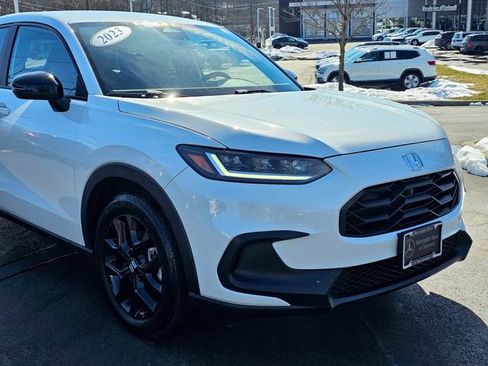 Used 2023 Honda HR-V Sport image 2