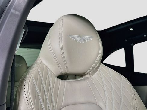 Used 2023 Aston Martin DBX AWD/4WD image 24
