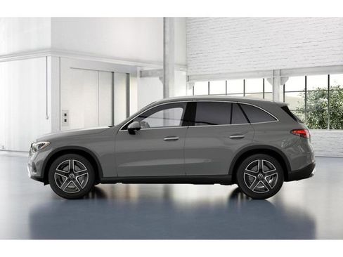 Used 2026 Mercedes-Benz GLC 300 4MATIC image 34