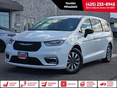 Used 2024 Chrysler Pacifica Limited