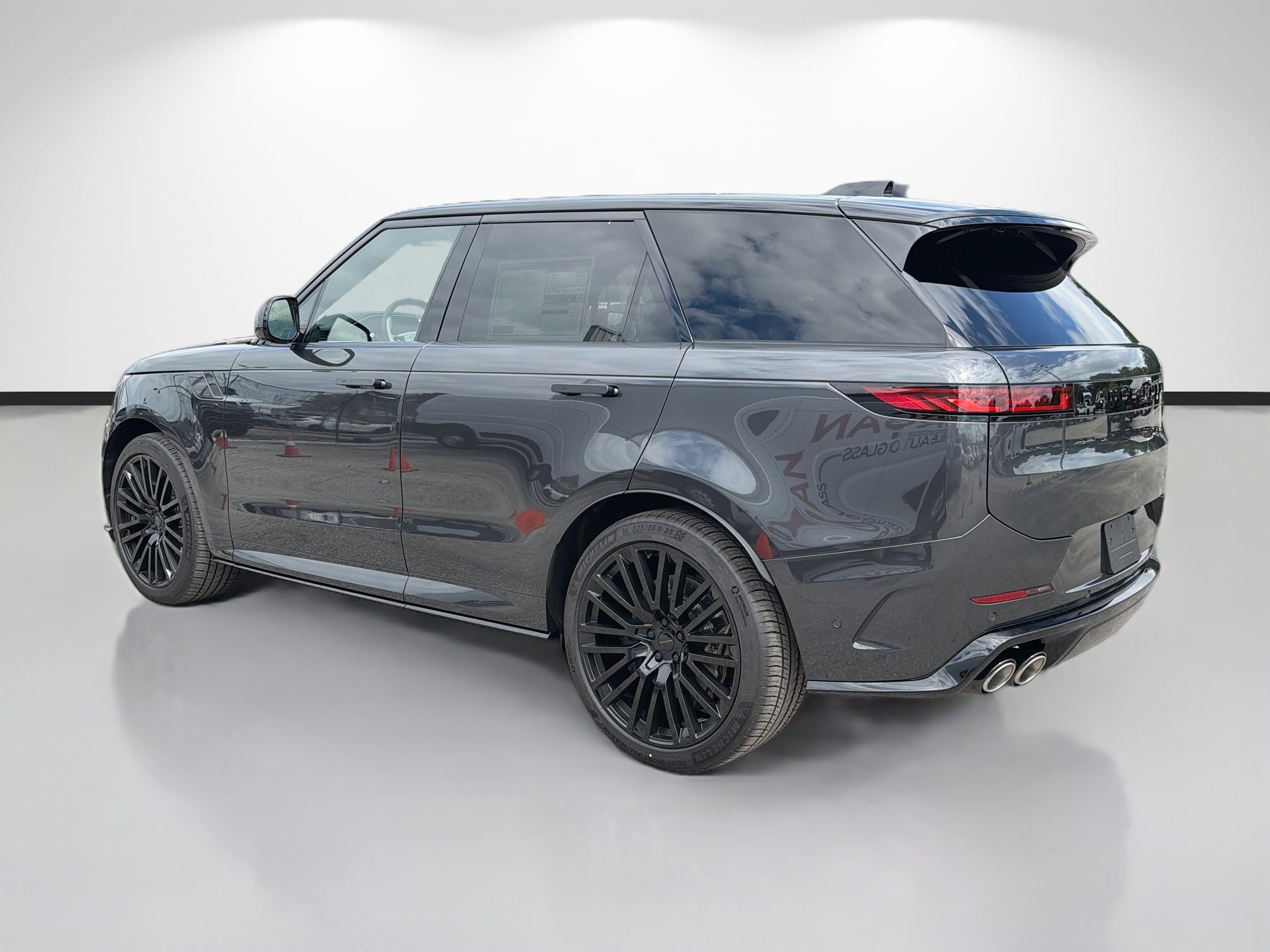 New 2027 Land Rover Range Rover Sport SV AWD/4WD image 3