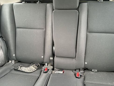 Used 2018 Toyota RAV4 LE w/ All Weather Liner Package AWD/4WD image 20