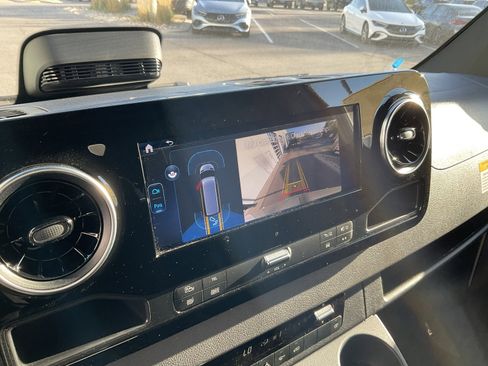 Used 2025 Mercedes-Benz Sprinter 2500 image 24